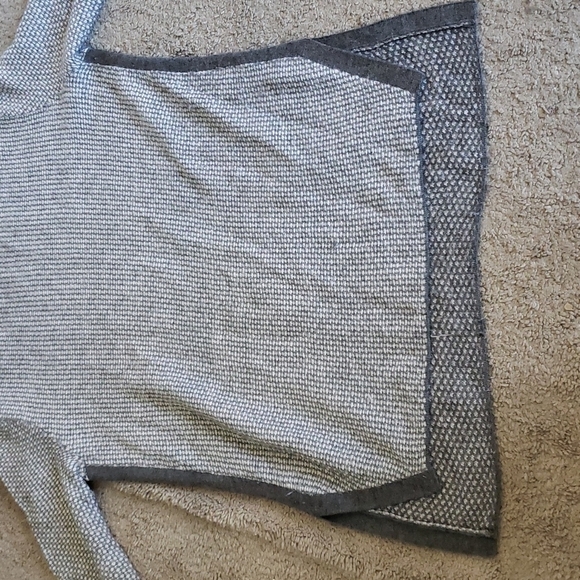 Nordstrom Collection Cashmere Sweatshirt Gray White Scoop Crewneck Size Small - Picture 8 of 11